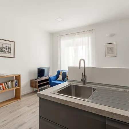 Tadino Ai Giardini Indro Montanelli By Halldis Apartamento Milão