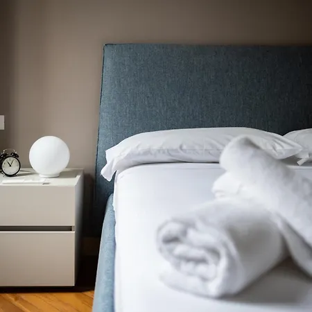 Apartman Vercelli Elegance Between Citylife And Duomo - Milan-cortina 2026 Olympics - Design Week 2026 *