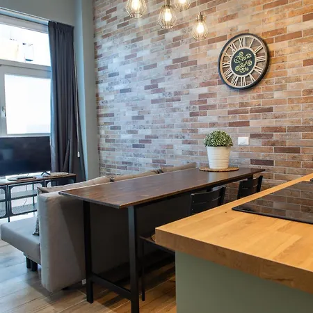 Private Design Studio - Reach Duomo Square In 20 Min Apartament Mediolan