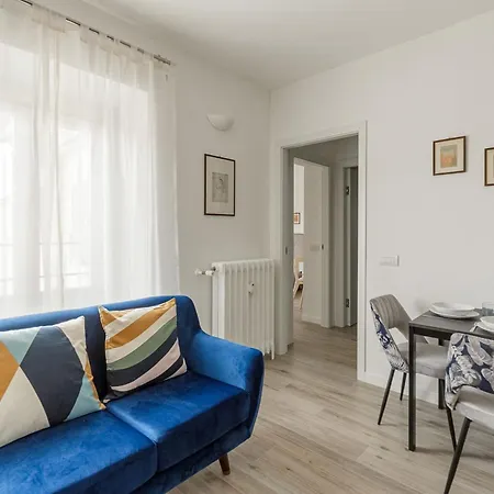 Apartament Tadino Ai Giardini Indro Montanelli By Halldis Mediolan