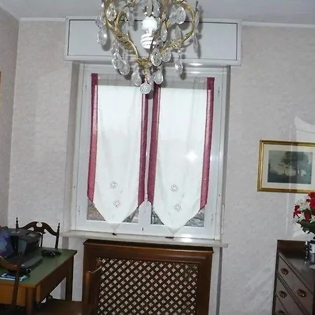 Suzzani House Guest house *