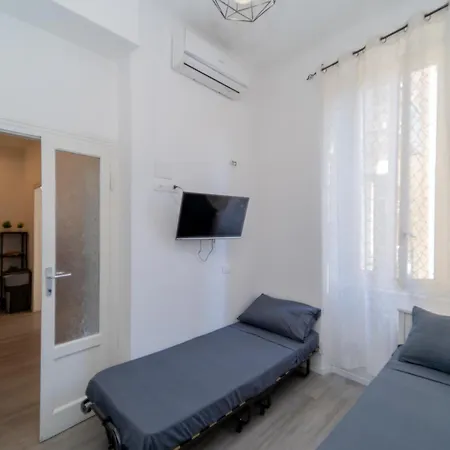 Near Metro-m5 Mailand