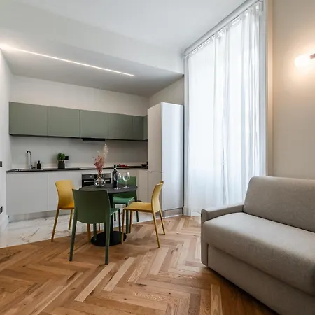 Spacious In Next To Metro Apartament