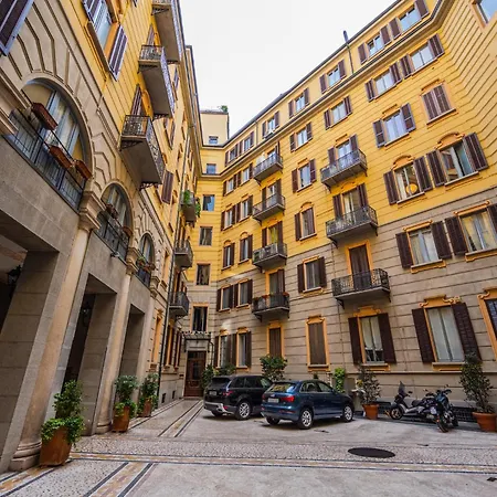 Spacious In Next To Metro Apartament Mediolan