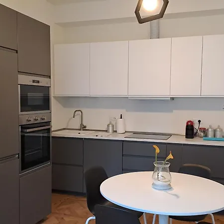 Appartamento Il Nido Di Ely Nel Quartiere Dei Fiori Milano