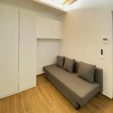 Modern Via Imbonati Apartment Milan