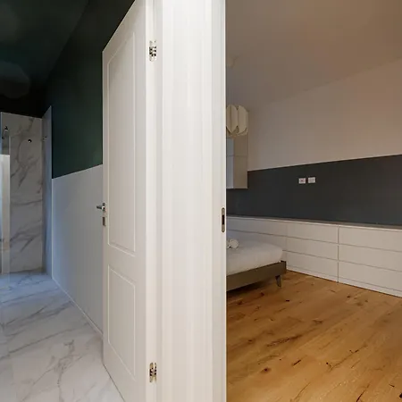 Daire Brand New With Balcony Milano