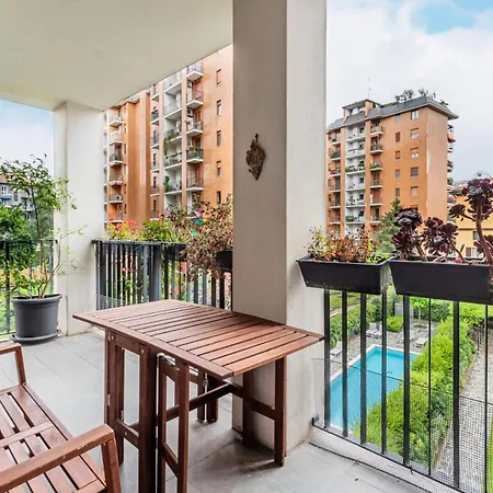 Homeby, Oasis 米兰