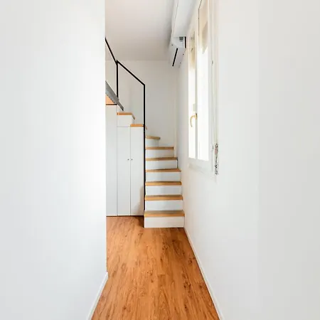 Apartment Homeby, Cozy Penthouse Mailand