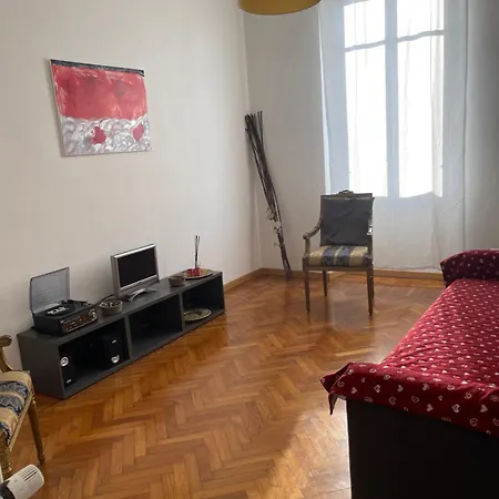 Apartment A 5 Minuti Dal Centro Di Di Anita E Marco *