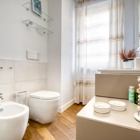 Guesthost - White Flat Bilo Di Design De Angeli Apartmán Milán