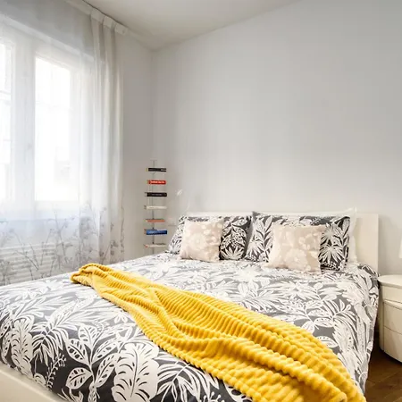 Guesthost - White Flat Bilo Di Design De Angeli Apartmán Milán