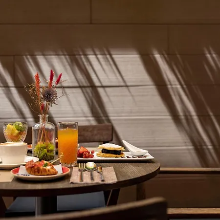 سافونا 18 سويتس 4*