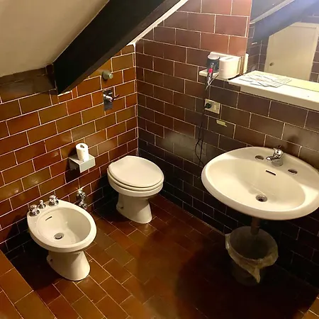 Casa - Piazza Sant'alessandro 3 *