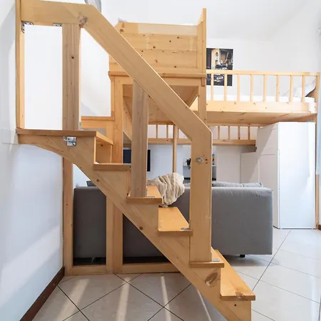 I Host - Pasteur 15-2