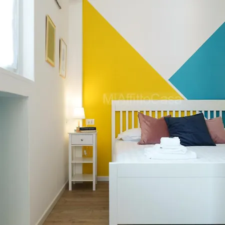 Looking 4 Station Center