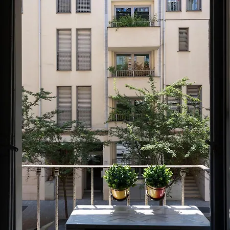 Casa Vittoria - Isola District Apartment
