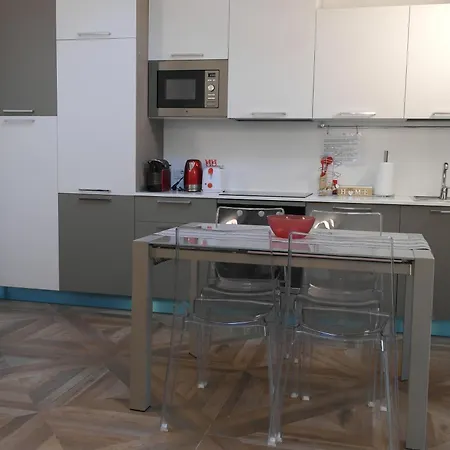 Luminoso Bilocale Zona Tibaldi Bocconi *