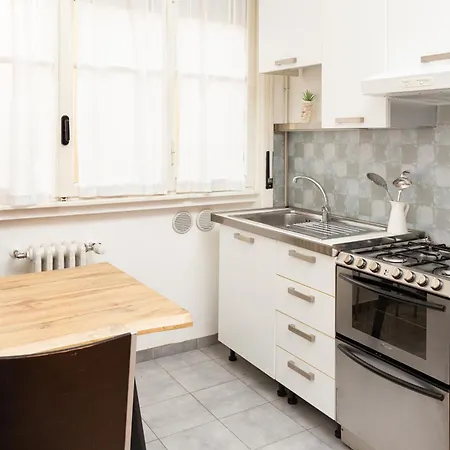 Artstay - Apt Garibaldi Tower, Near Metro Station M5, M2 شقة