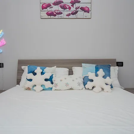 Xenia - Lovely In Studi