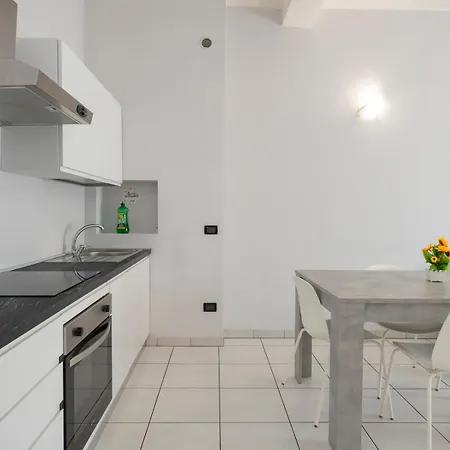 Xenia - Lovely In Studi Apartamento