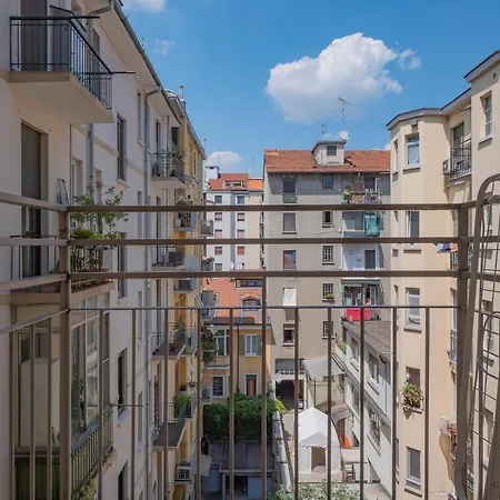 Apartamento Xenia - Lovely In Studi Milão