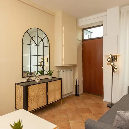 Apartment Flower Exclusive - M3 - Isola District Milan
