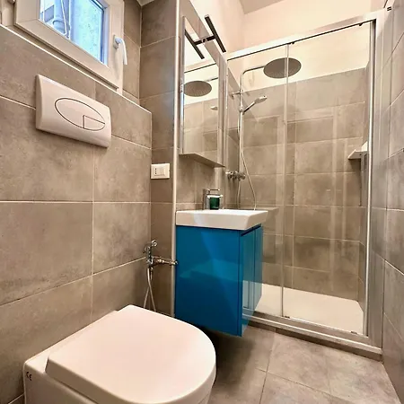 Amare Attic 15 Mins To Duomo Appartement Milaan