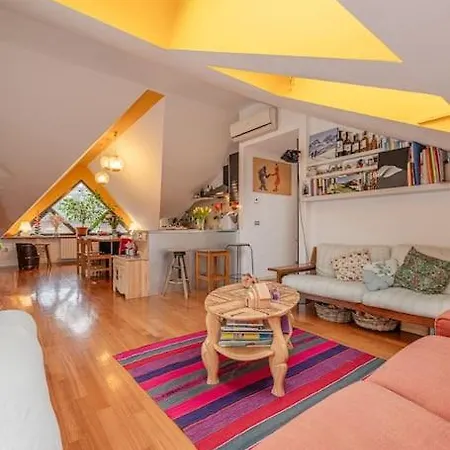 Apartment The Colorful Nest *