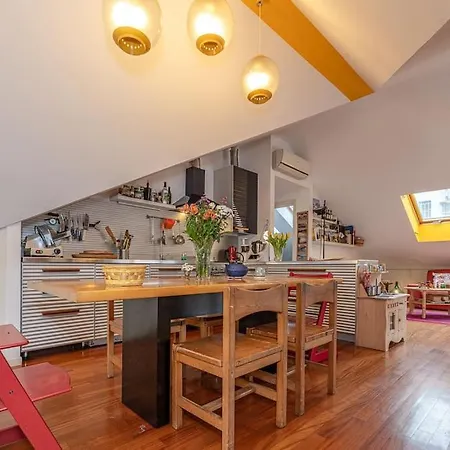 The Colorful Nest Apartment *