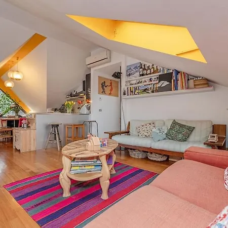 The Colorful Nest Apartment *