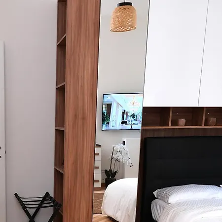 Апартаменты Luxury Center Of -san Babila- Duomo Милан