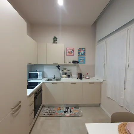 Gambara Metro Apartament *