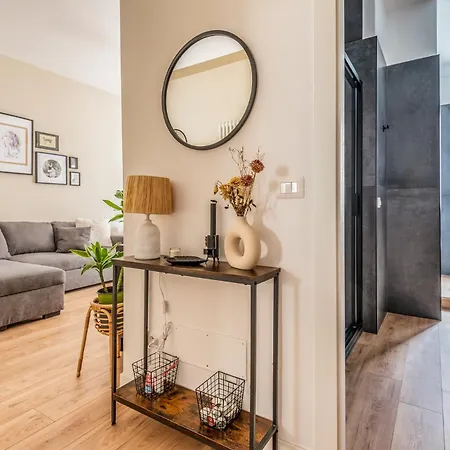 4 Pax Wi-fi Lorenteggio Apartment *