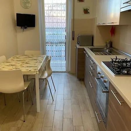 La Petite Maison Milanese In Centro Milan