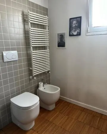 Pm 57 Via Giovanni Antonio Amadeo Apartment