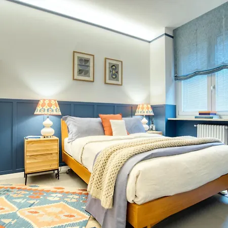 2roomz Center *
