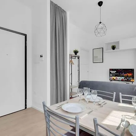 Nuovo E Confortevole, 4pax, Tram 24, Milano