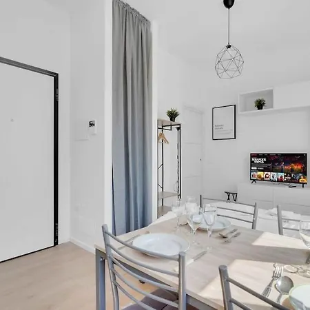 Nuovo E Confortevole, 4pax, Tram 24, Universita * 밀라노