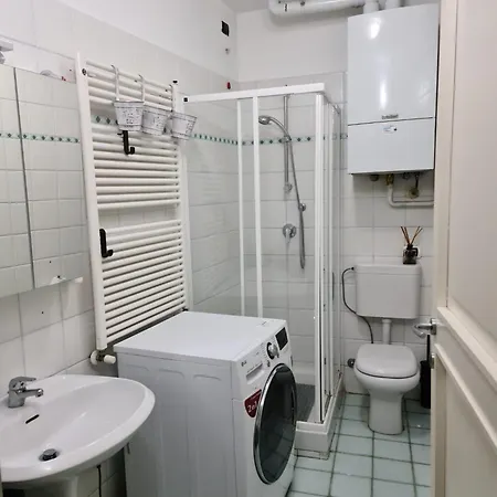 San Maurilio Family Appartement Milaan