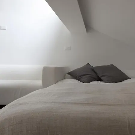 Apartment Domusmi Caiazzo Milan