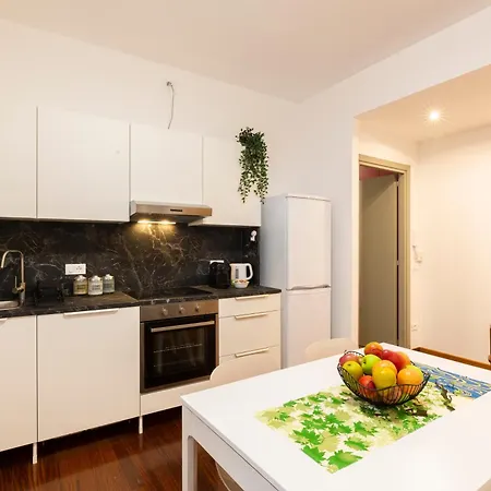 Rainbow - Citylife Apartment