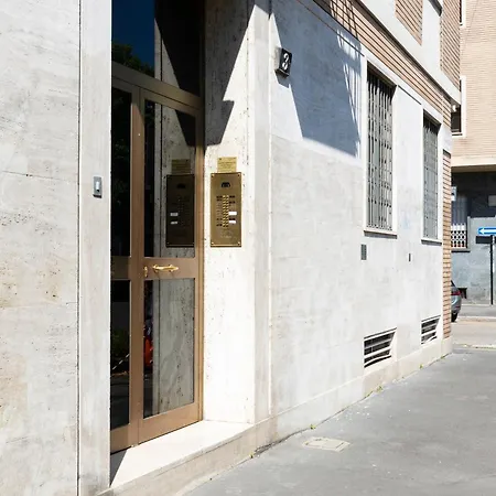 Rainbow - Citylife Apartment