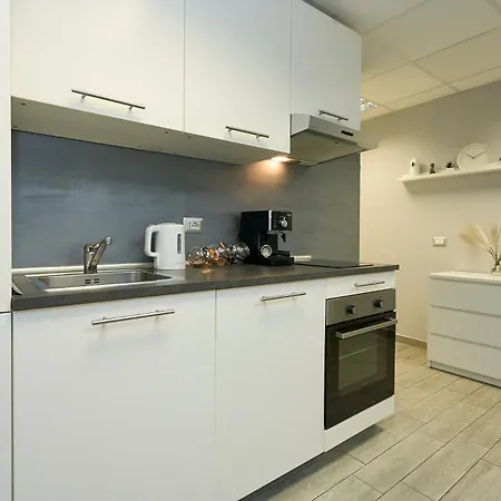 Design White Loft - 15 Minutes Walk From Station *