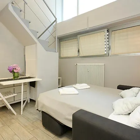 Design White Loft - 15 Minutes Walk From Station