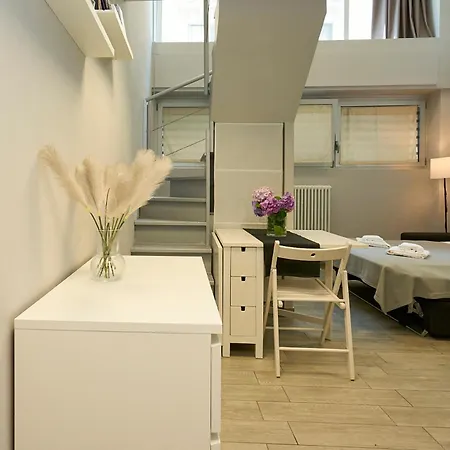 Design White Loft - 15 Minutes Walk From Station Apartamento