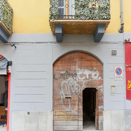 The Rent - Characteristic In Crocetta Area Milan