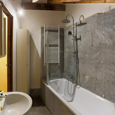 The Rent - Characteristic In Crocetta Area Apartment Milan
