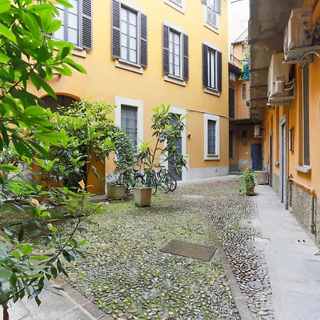 The Rent - Characteristic In Crocetta Area Apartment