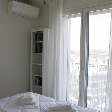 Hbhall Skyline Apartman Milánó